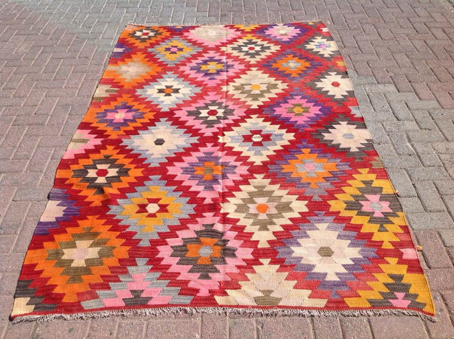 Vintage käsinkudottu turkkilainen matto 252cm x 163cm villapuuvilla