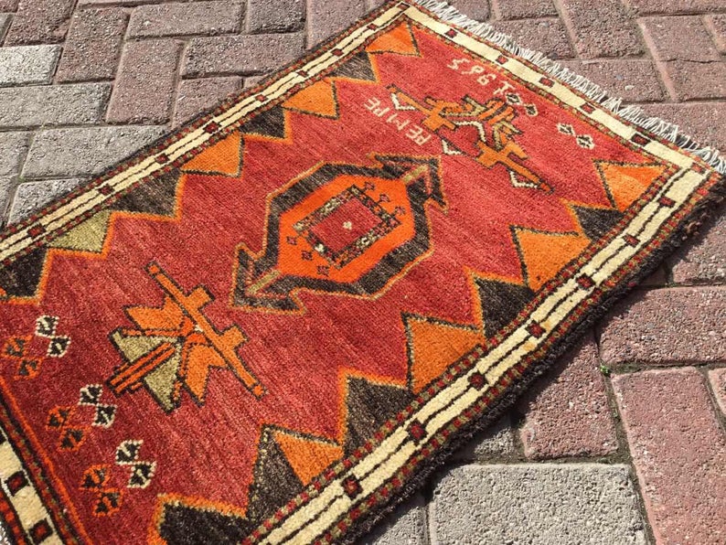 Vintage Handwoven Turkish Rug 87 cm x 60 cm Unique Design