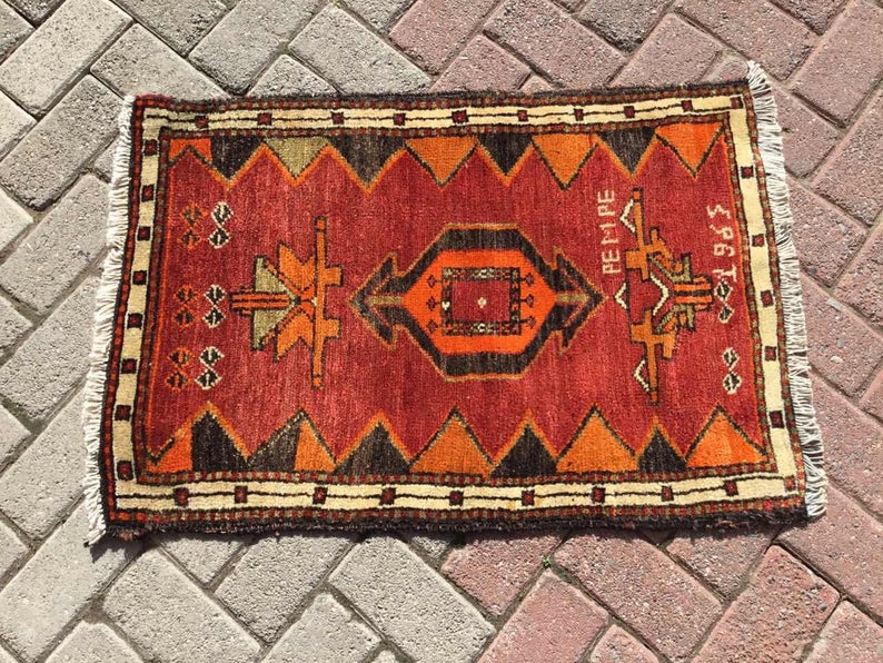 Vintage Handwoven Turkish Rug 87 cm x 60 cm Unique Design