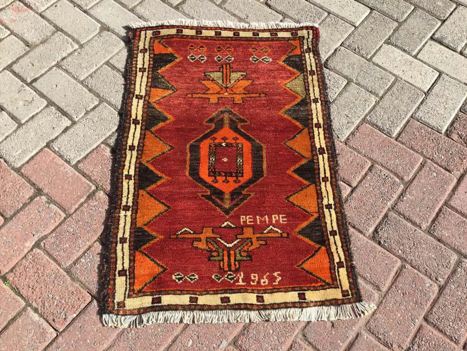 Vintage Handwoven Turkish Rug 87 cm x 60 cm Unique Design