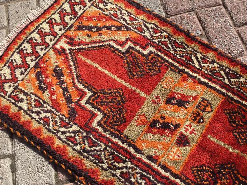 Vintage Handwoven Turkish Rug 92cm x 53cm #207