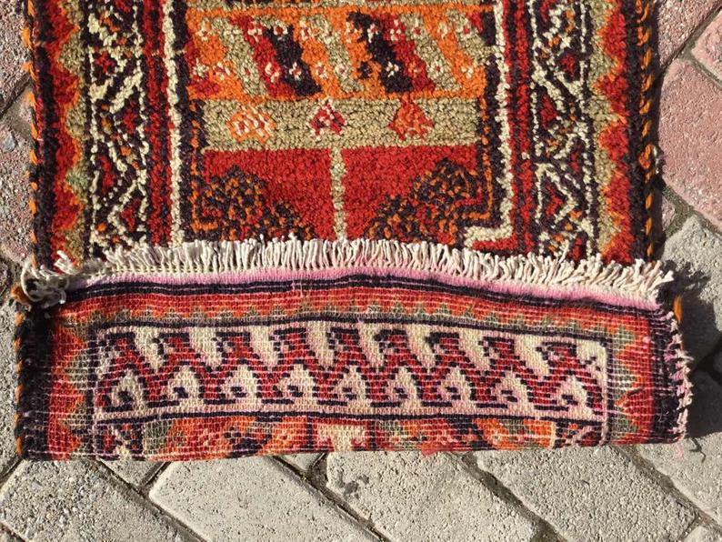 Vintage Handwoven Turkish Rug 92cm x 53cm #207