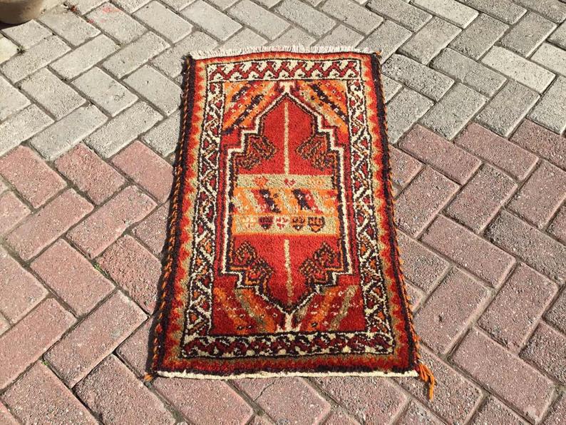 Vintage Handwoven Turkish Rug 92cm x 53cm #207