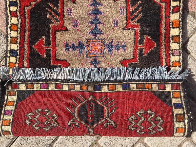 Vintage Handwoven Turkish Rug 94cm x 57cm Unique Design