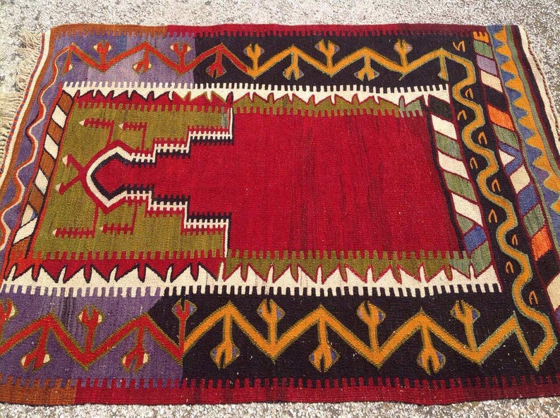 Vintage Handwoven Wool Rug 135cm x 102cm from Turkey