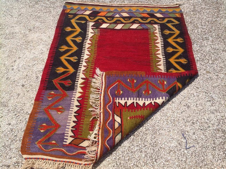 Vintage Handwoven Wool Rug 135cm x 102cm from Turkey