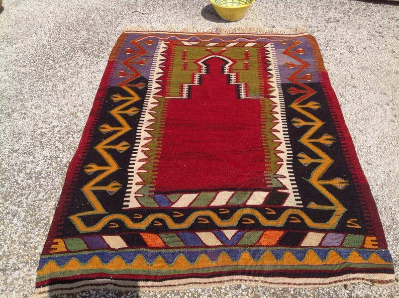 Vintage Handwoven Wool Rug 135cm x 102cm from Turkey