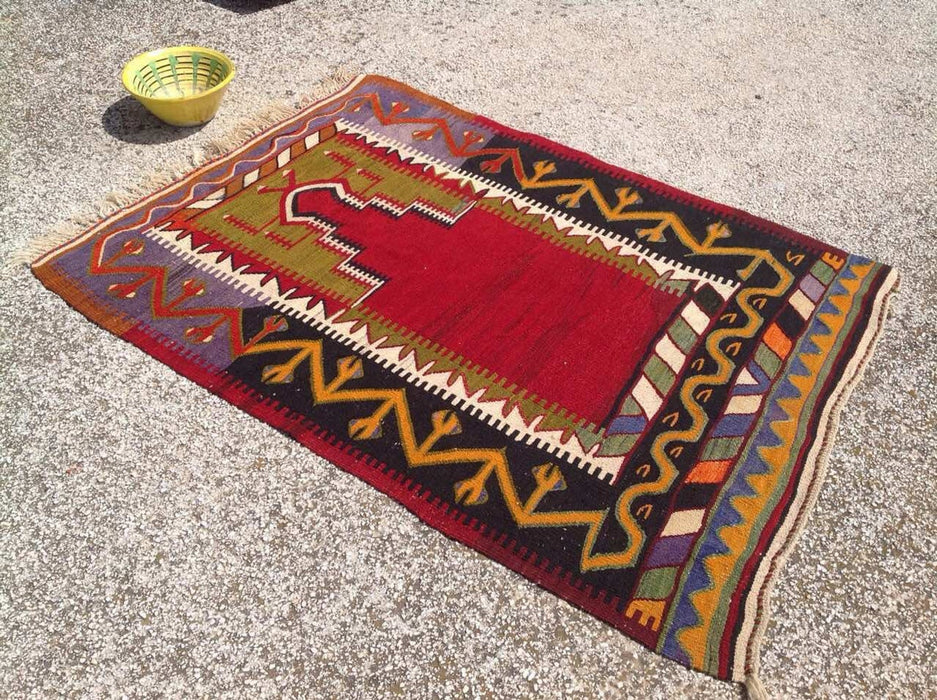 Vintage Handwoven Wool Rug 135cm x 102cm from Turkey