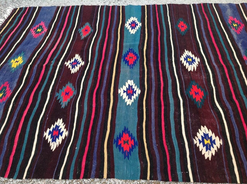 Vintage käsinkudottu villamatto 225 cm x 152 cm Keski-Turkki