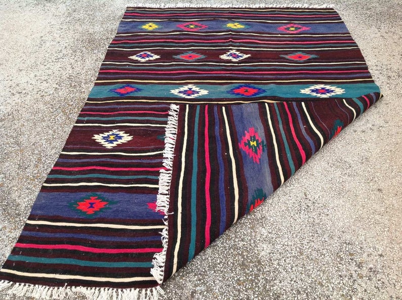 Vintage käsinkudottu villamatto 225 cm x 152 cm Keski-Turkki