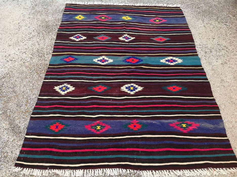 Vintage käsinkudottu villamatto 225 cm x 152 cm Keski-Turkki