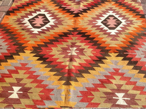 Vintage käsinkudottu villamatto 240 cm x 138,5 cm Keski-Turkki