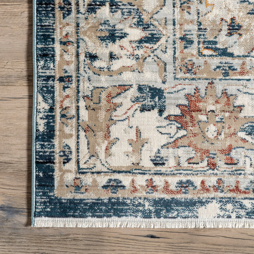 Vintage-Inspired Grey Area Rug for Living Space