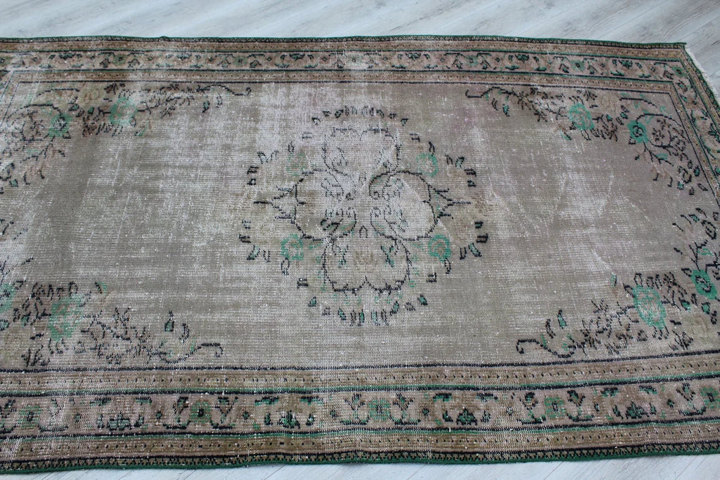 Vintage Isparta Turkish Rug 155 cm x 261 cm Hand-Knotted