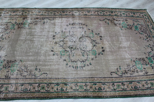 Tappeto turco vintage Isparta 155 cm x 261 cm annodato a mano