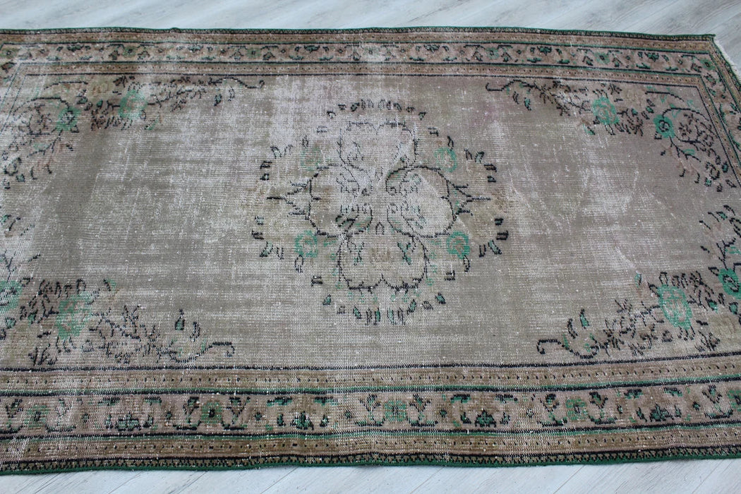 Vintage Isparta Turkish Rug 155 cm x 261 cm Hand-Knotted