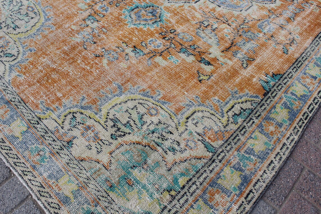 Vintage Isparta Turkish Rug 176 cm x 280 cm Hand-Knotted