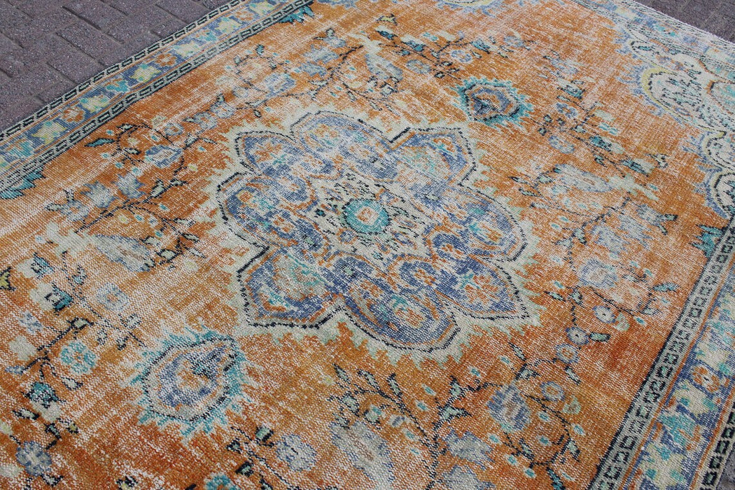 Vintage Isparta Turkish Rug 176 cm x 280 cm Hand-Knotted