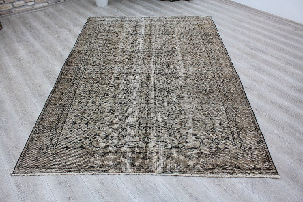 Vintage Isparta Turkish Rug 180cm x 265cm Hand-Knotted