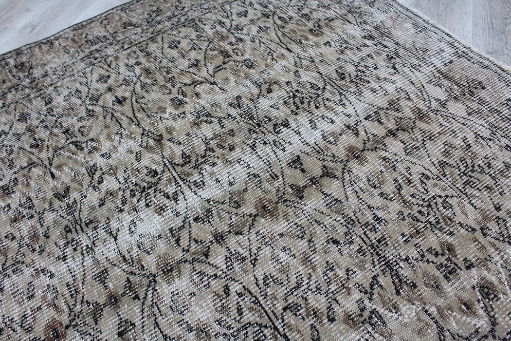 Vintage Isparta Turkish Rug 180cm x 265cm Hand-Knotted