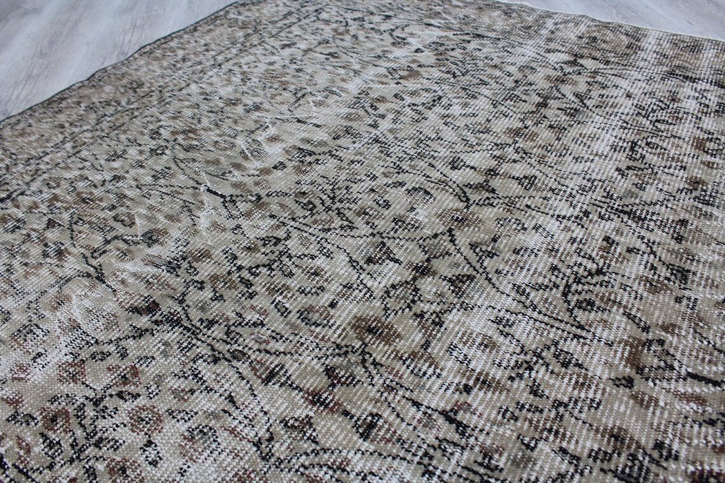 Vintage Isparta Turkish Rug 180cm x 265cm Hand-Knotted