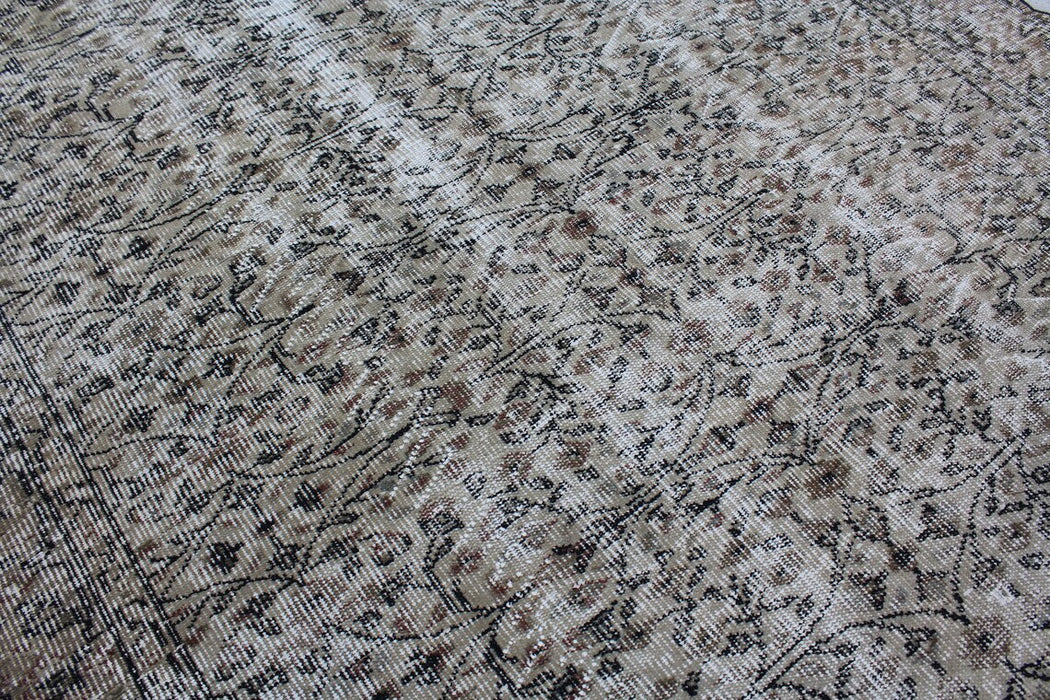 Vintage Isparta Turkish Rug 180cm x 265cm Hand-Knotted