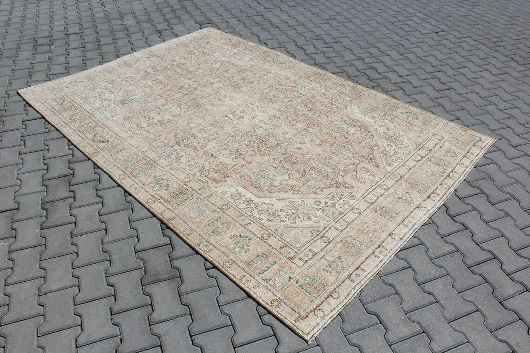 Vintage Isparta Turkish Rug 196cm x 279cm Hand-Knotted