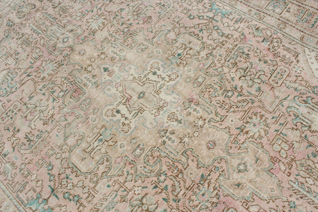 Vintage Isparta Turkish Rug 196cm x 279cm Hand-Knotted