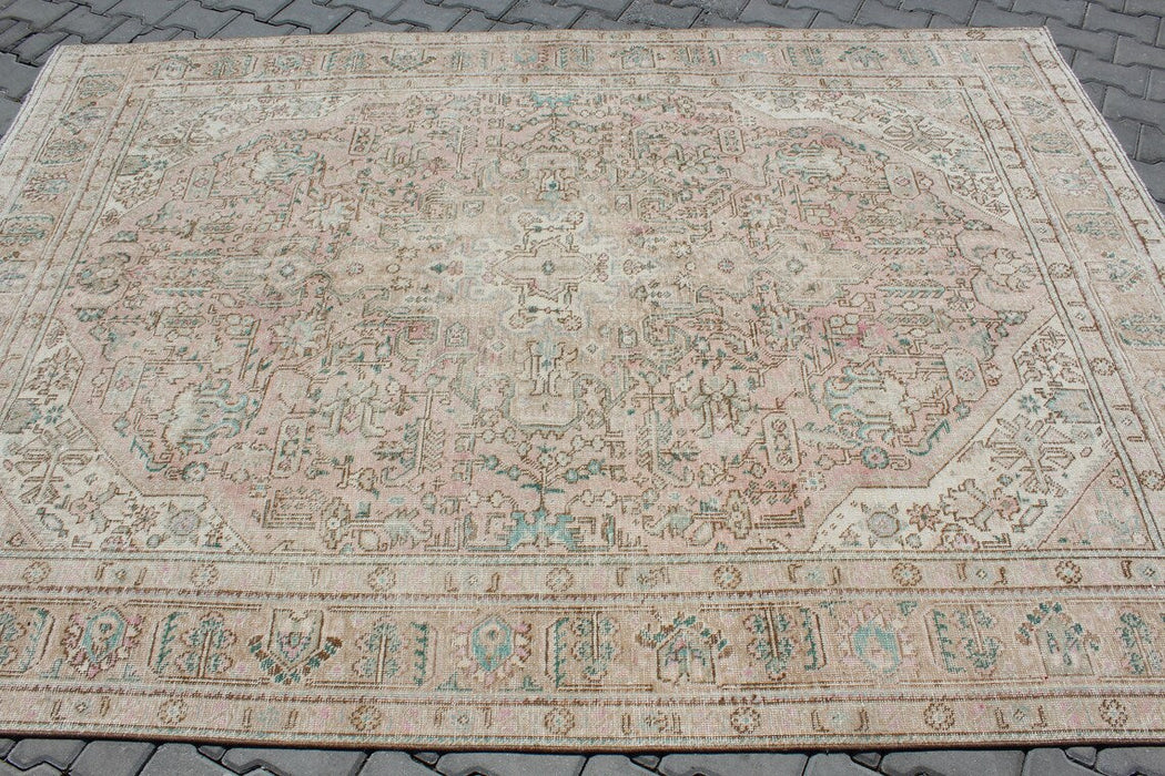 Vintage Isparta Turkish Rug 196cm x 279cm Hand-Knotted