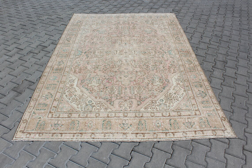 Vintage Isparta Turkish Rug 196cm x 279cm Hand-Knotted