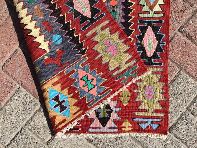 Vintage Kilim Rug 122cm x 85cm Western Turkey Handcrafted