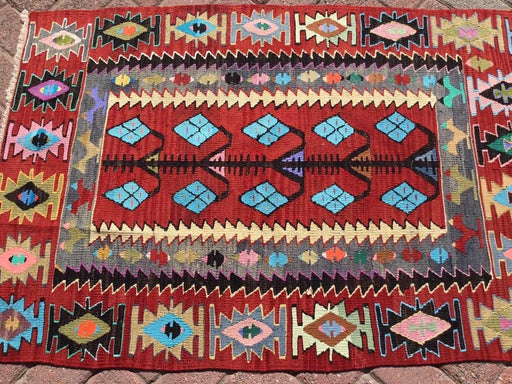 Vintage Kilim Rug 122cm x 85cm Western Turkey Handcrafted