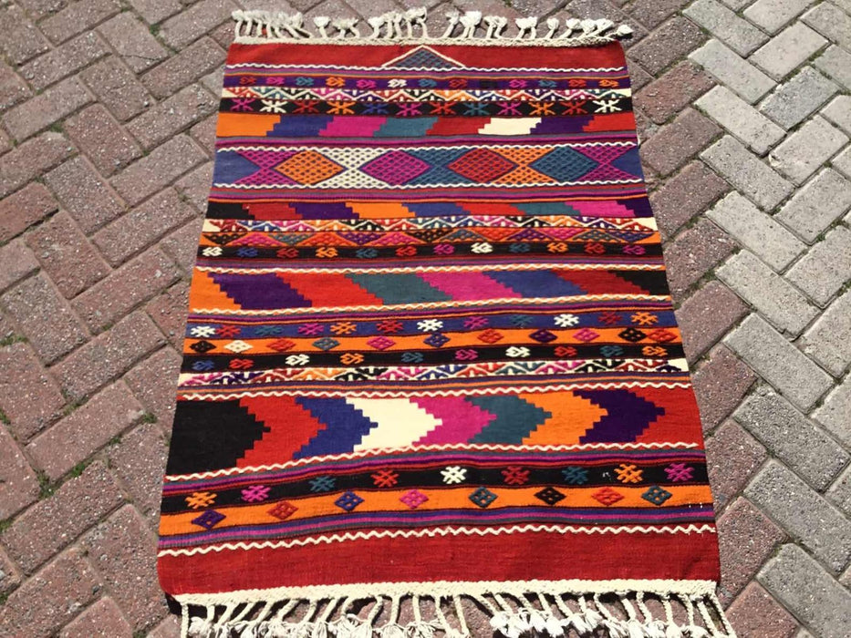 Vintage Kilim Rug 122cm x 92cm Western Turkey 45 Years Old