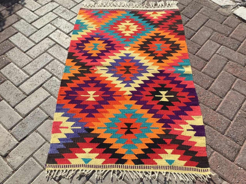 Vintage Kilim Rug 125cm x 88cm Made In Western Turkey
