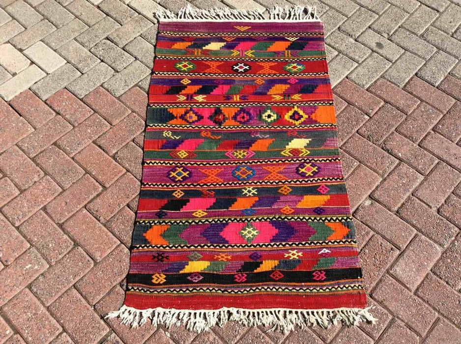 Vintage Kilim Rug 128cm x 76cm Handmade from Turkey