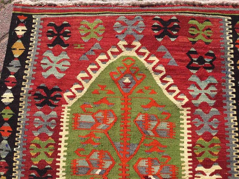 Vintage Kilim Rug 133cm x 90cm Made in Turkey