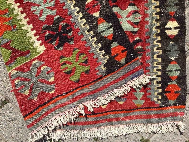 Vintage Kilim Rug 133cm x 90cm Made in Turkey
