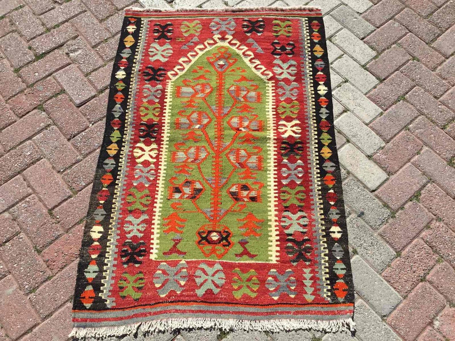Vintage Kilim Rug 133cm x 90cm Made in Turkey
