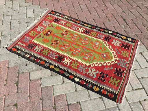 Vintage Kilim Rug 133cm x 90cm Made in Turkey
