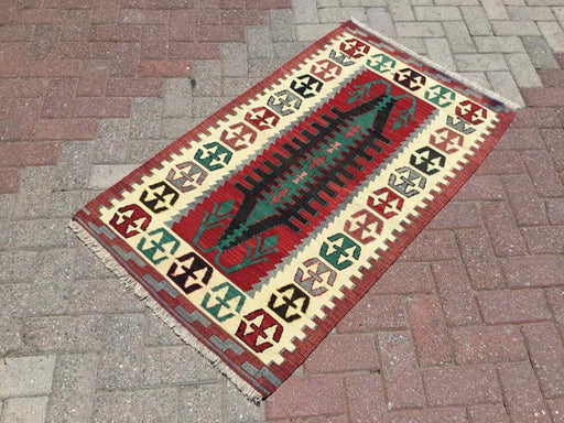 Vintage Kilim -matto 134cm x 80cm Länsi-Turkki