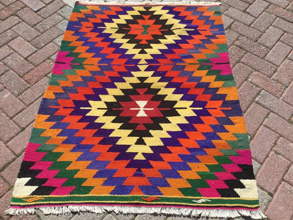 Vintage Kilim Rug 137cm x 107cm Made In Turkey