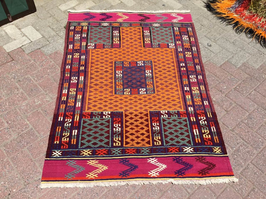 Vintage Kilim Rug 152Cm X 106Cm Turkish Design