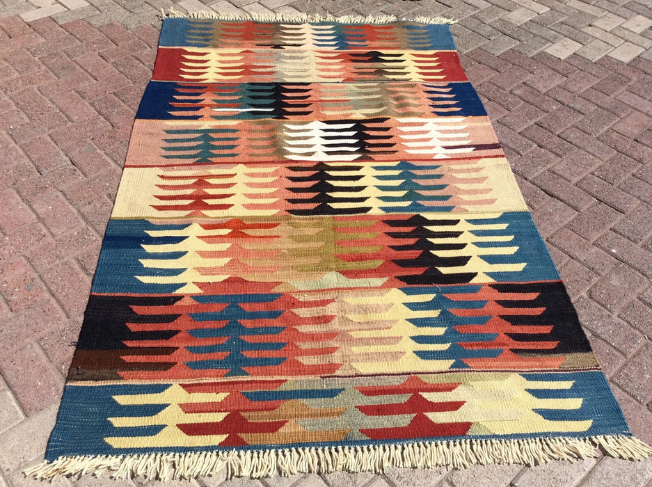 Vintage Kilim Rug 204cm x 132cm Hand Made From Turkey