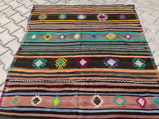 Tappeto Kilim vintage 236 x 135 cm fatto a mano in lana della Turchia occidentale