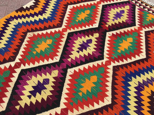 Tappeto Kilim vintage 242 cm x 133 cm in lana filata a mano