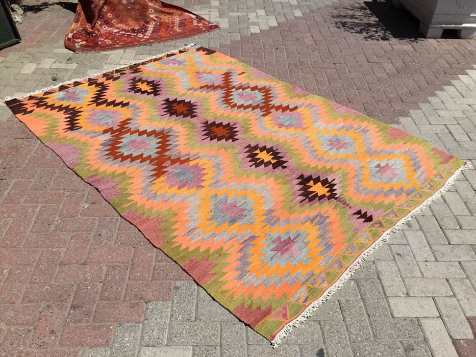 Vintage Kilim -matto 248x180 cm käsin kehrätty villapuuvilla