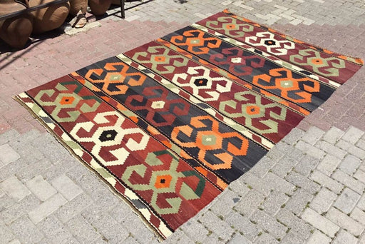 Vintage Kilim -matto 259 x 172 cm käsin kehrätty villapuuvilla