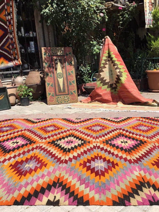 Vintage Kilim Rug 282cm x 180cm Made in Turkey