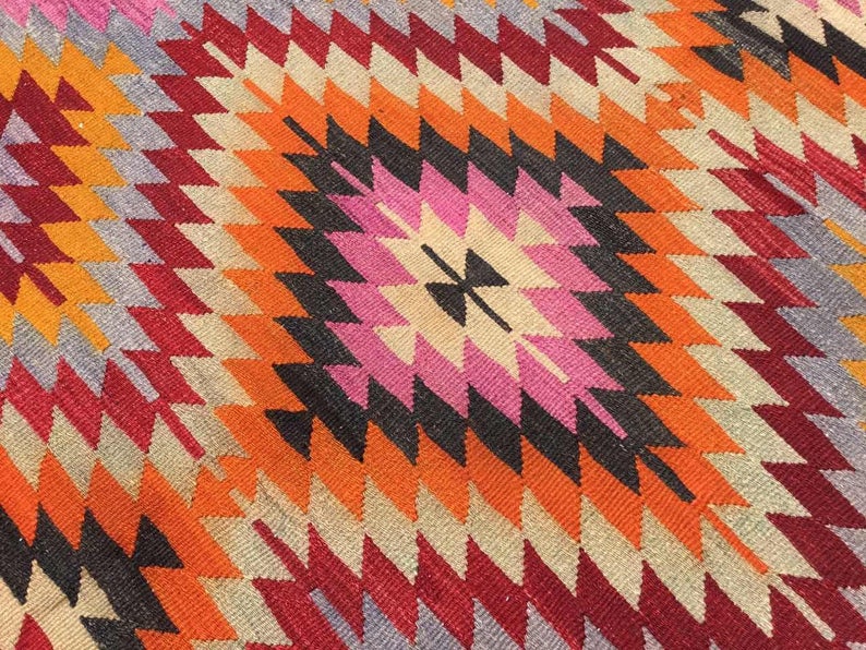 Vintage Kilim Rug 282cm x 180cm Made in Turkey