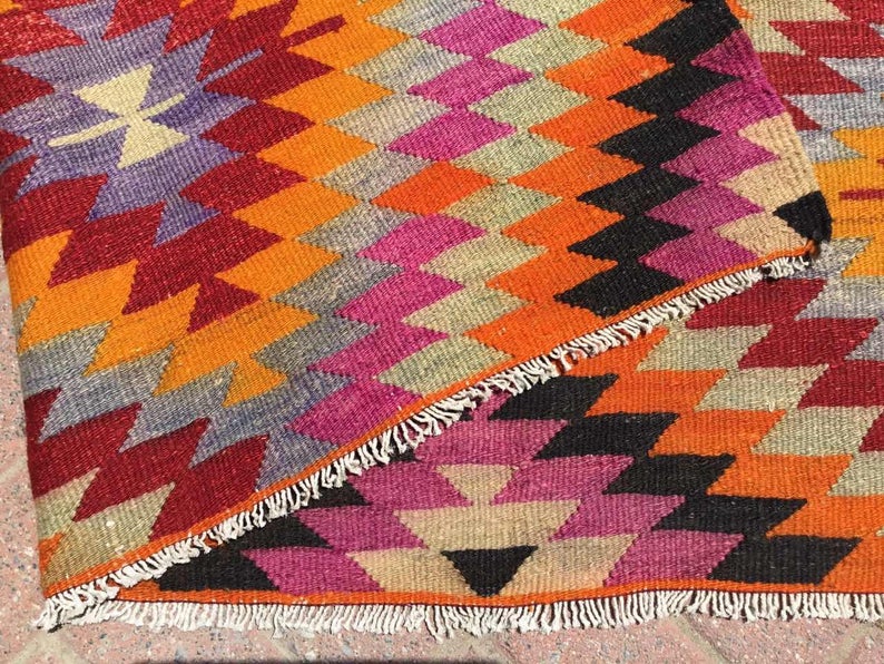 Vintage Kilim Rug 282cm x 180cm Made in Turkey
